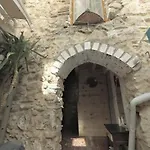 בית אירוח Berna *